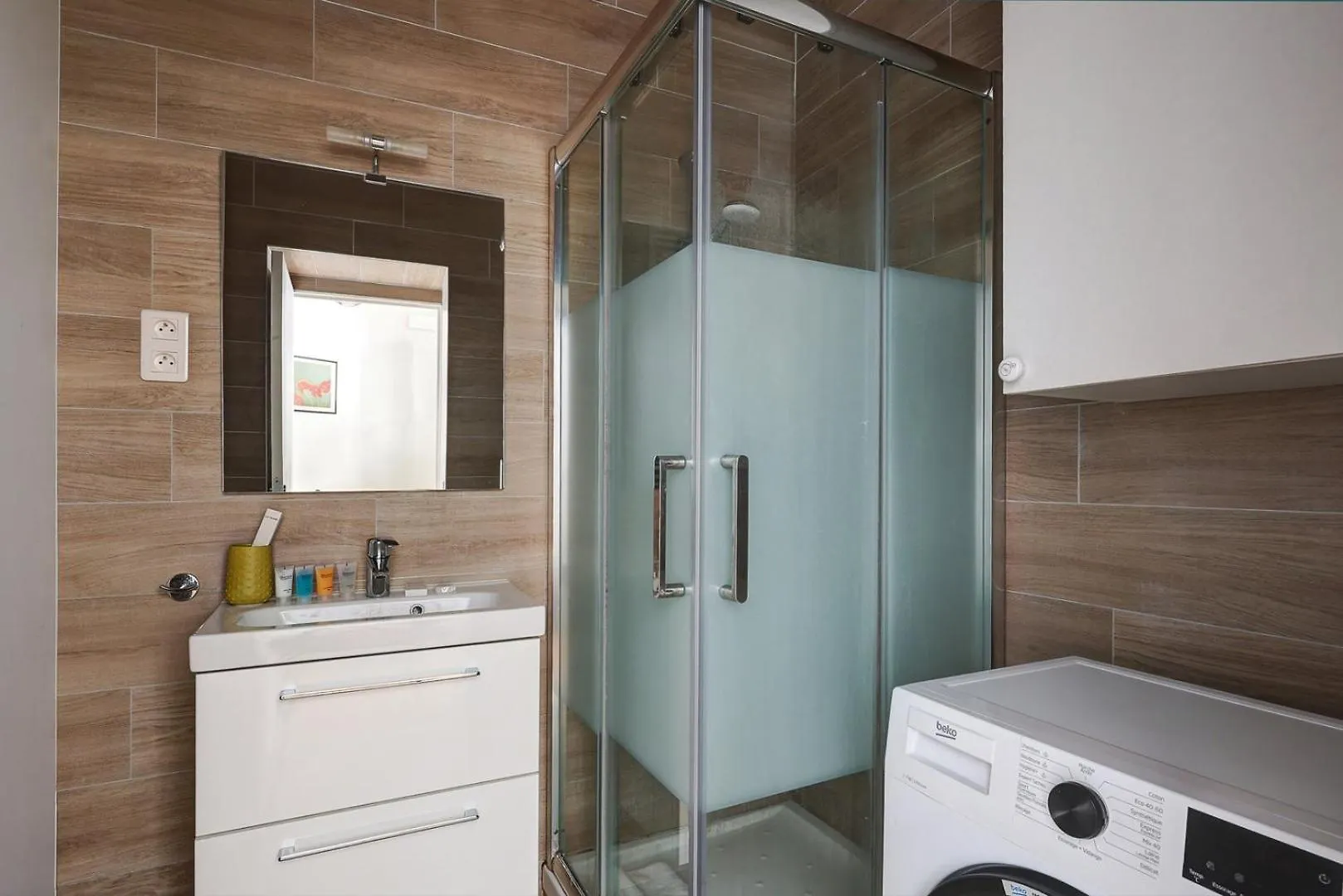 Appartement 338 Montmartre - Superb In Paris